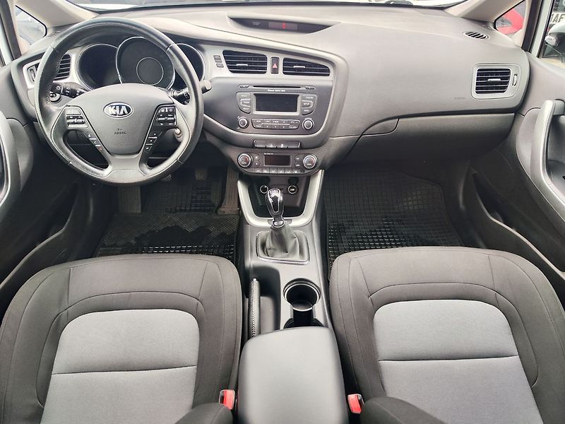 Kia Ceed 1.4 CVVT/73kW servisováno - fotka 12 z 28