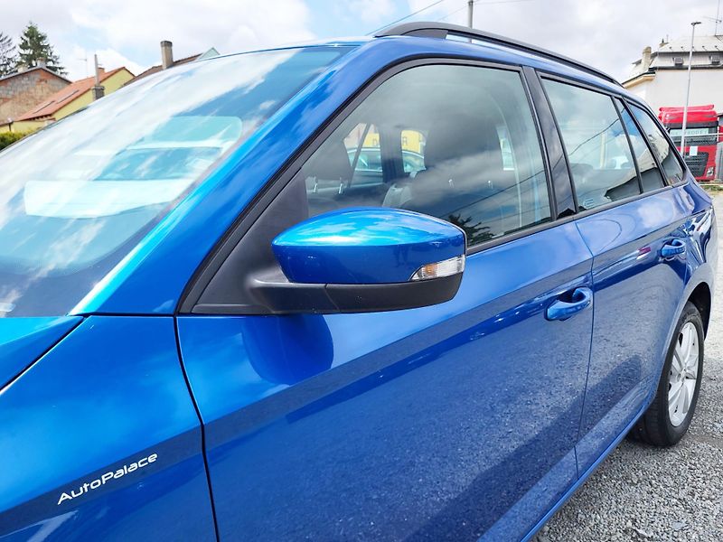 Škoda Fabia 1.0 TSI AMBITION Combi TOUR - fotka 32 z 44