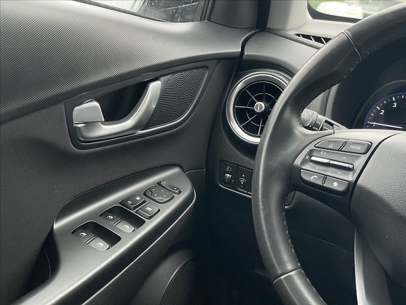 Hyundai Kona 1,0 T-GDI Comfort PDC+AC - fotka 14 z 23
