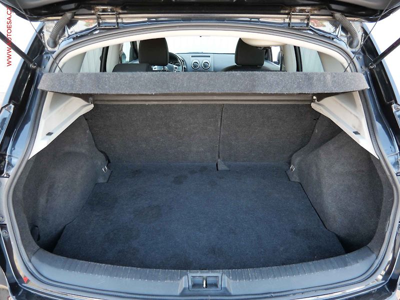 Nissan Qashqai (2012) 1.6 dCi, I-Way, panor, navi - fotka 7 z 19