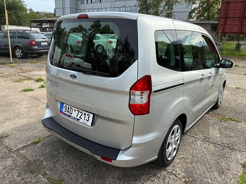 Ford Tourneo Courier 1.5 TDCi ČR 1.Maj 72 tkm DPH - fotka 6 z 24