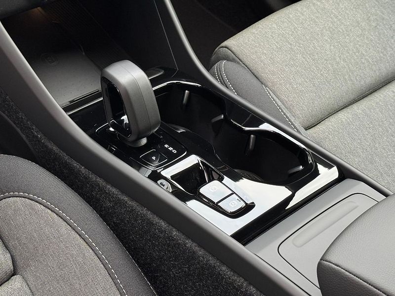 Volvo XC40 (2026) PLUS B3, 360°, LIGHTING PAKET - fotka 12 z 20