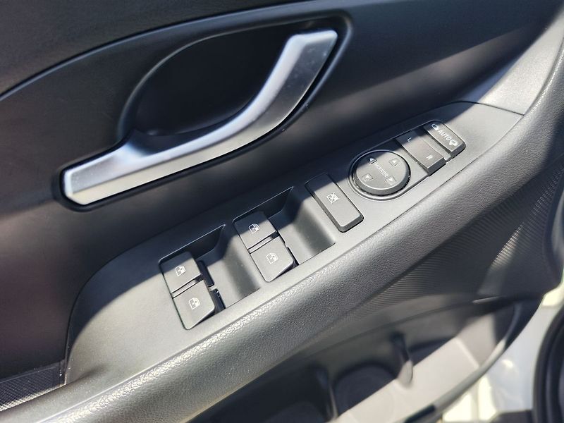 Hyundai i30 1.5 T-GDI/117 N-Line - fotka 30 z 31
