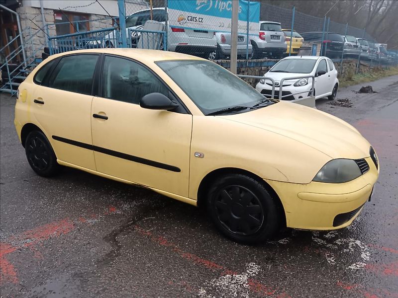 Seat Ibiza 1,4 i Reference - fotka 13 z 16