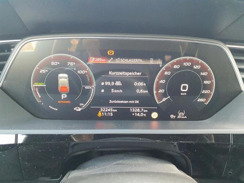 Audi e-tron 55 QUATTRO 300kw SOH 97 % - fotka 4 z 5