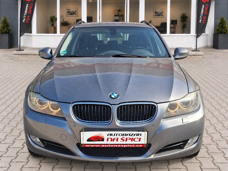 BMW Řada 3 (2010) 320d 105kW 6MAN -NAVI-SENZORY - fotka 3 z 40