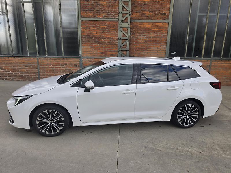 Toyota Corolla (2024) Touring Sport Style 1,8 103kW - fotka 2 z 23
