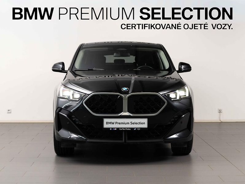 BMW X2 sDrive20i - fotka 2 z 23