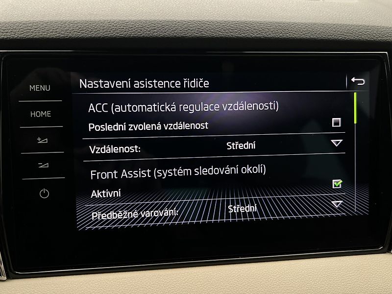 Škoda Karoq 1.5 TSI STYLE AUT CZ - fotka 35 z 44