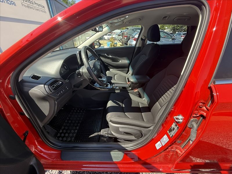 Hyundai i30 1,5 T-GDI 103kW Style - fotka 7 z 23