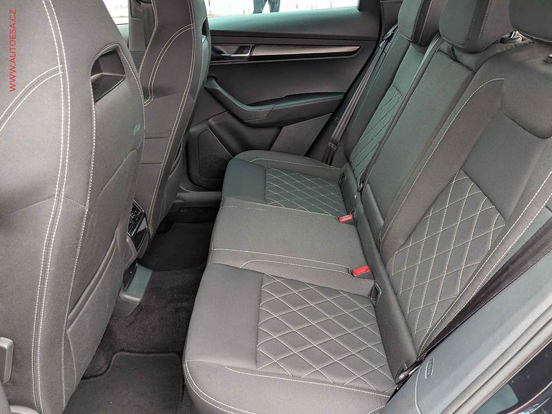 Škoda Karoq (2019) 2.0 TSi 4x4, 2.maj,ČR, Style - fotka 10 z 15