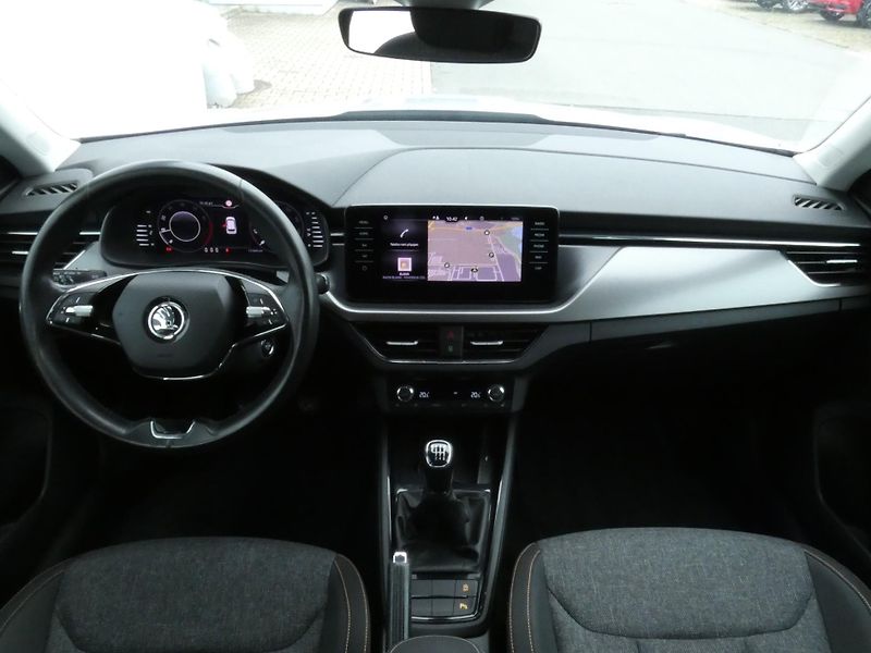 Škoda Kamiq Ambition Clever 1.5 TSI /110 k - fotka 16 z 30