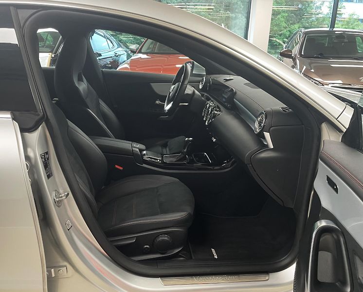 Mercedes-Benz CLA 200d, AERO paket,ČR, 1.MAJITEL - fotka 13 z 37