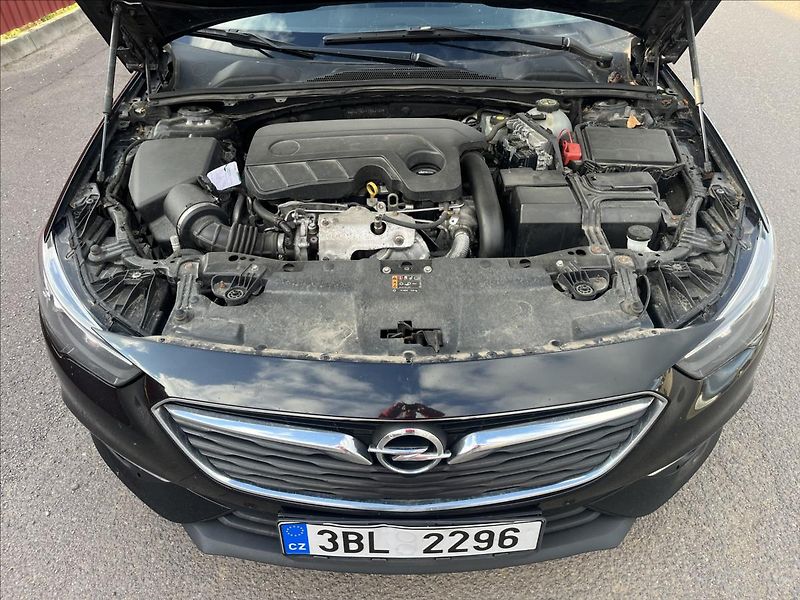 Opel Insignia 1,6 CDTi 100kW SPORTS TOURER - fotka 29 z 43