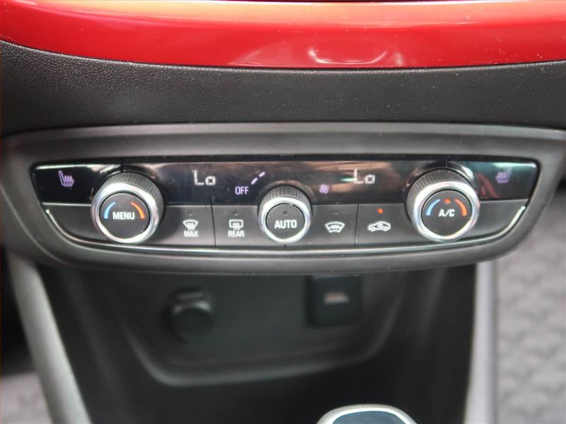 Opel Crossland X (2023) 1.2 Turbo, Automat, Serv.kniha - fotka 12 z 18