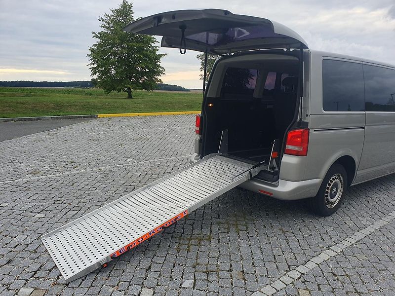 Volkswagen Multivan (2011) 2L 103kw, SPLÁTKY  - fotka 22 z 29