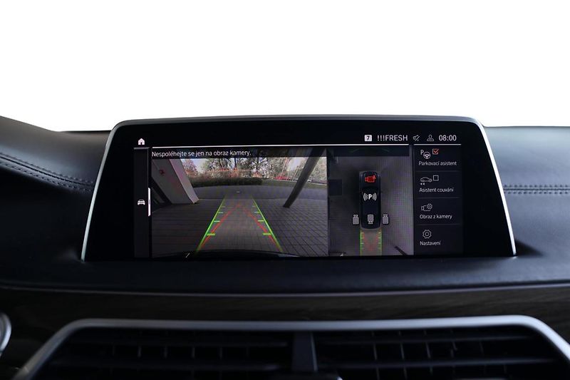 BMW Řada 7 740ld xDrive - fotka 17 z 40