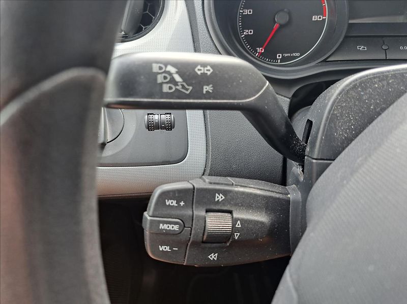 Seat Ibiza 1,2 i - fotka 26 z 41