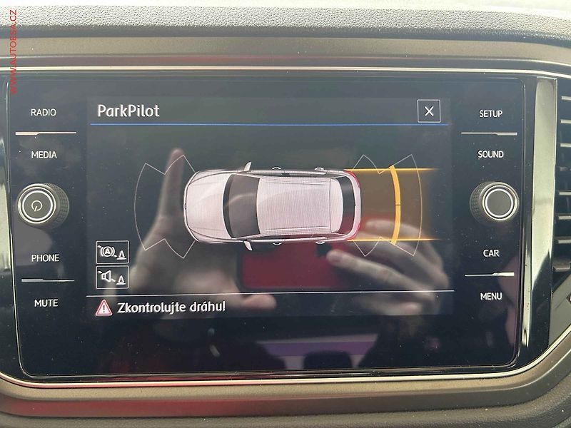 Volkswagen T-Roc (2018) 1.5TSi, autoAC - fotka 14 z 15