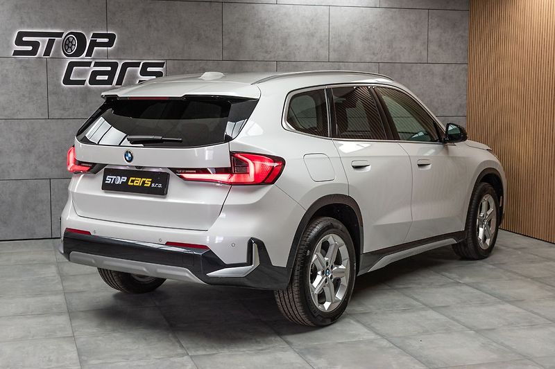 BMW X1 xDrive23d TAŽNÉ*2xKOLA*DPH*ČR* - fotka 7 z 46