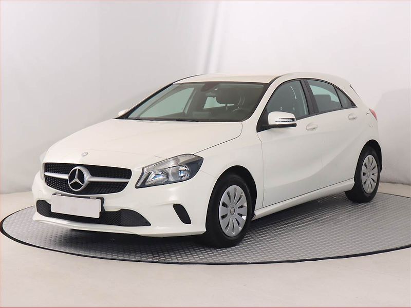 Mercedes-Benz Třídy A (2016) A 180, Serv.kniha - fotka 2 z 16
