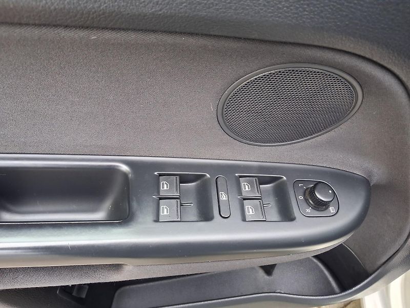 Volkswagen Golf Plus (2013) 1,2TSi SERVISKA NOVÁ STK ! - fotka 12 z 46