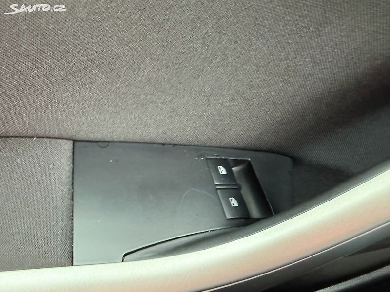 Opel Astra 1.7 CDTi 81kW - fotka 25 z 38