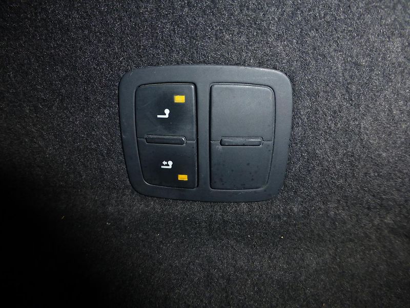 Audi Q7 (2010) 3,0TDI*VYHŘ.SE*NAVIGACE*XENON - fotka 27 z 29