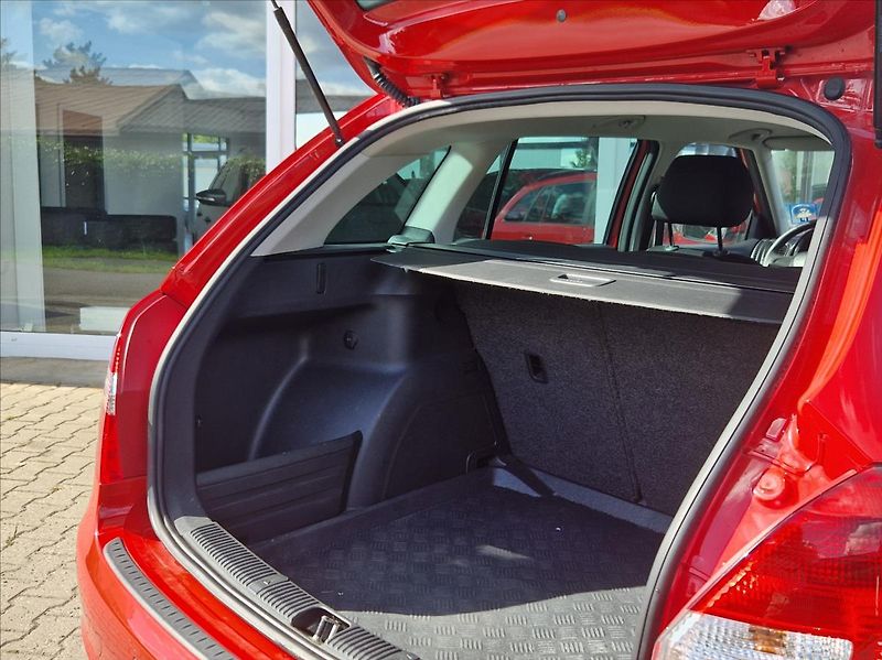 Škoda Fabia 1,2 TSI SENZORY TAŽNÉ VÝHŘEV - fotka 11 z 33