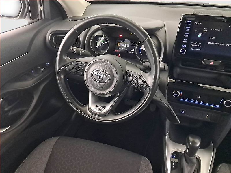 Toyota Yaris Cross (2023) 1.5 VVT-iE E-Four - fotka 7 z 18