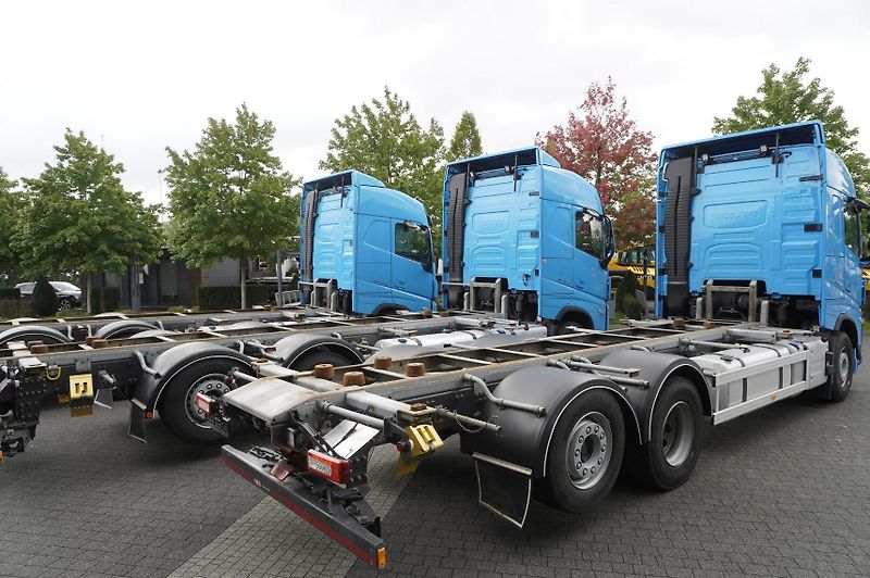 Volvo FH (2024) 500 6x2 / 299 tho. km / ADR - fotka 7 z 24