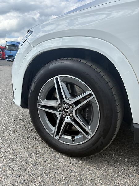 Mercedes-Benz GLE (2024) 450d 4MATIC - fotka 10 z 15