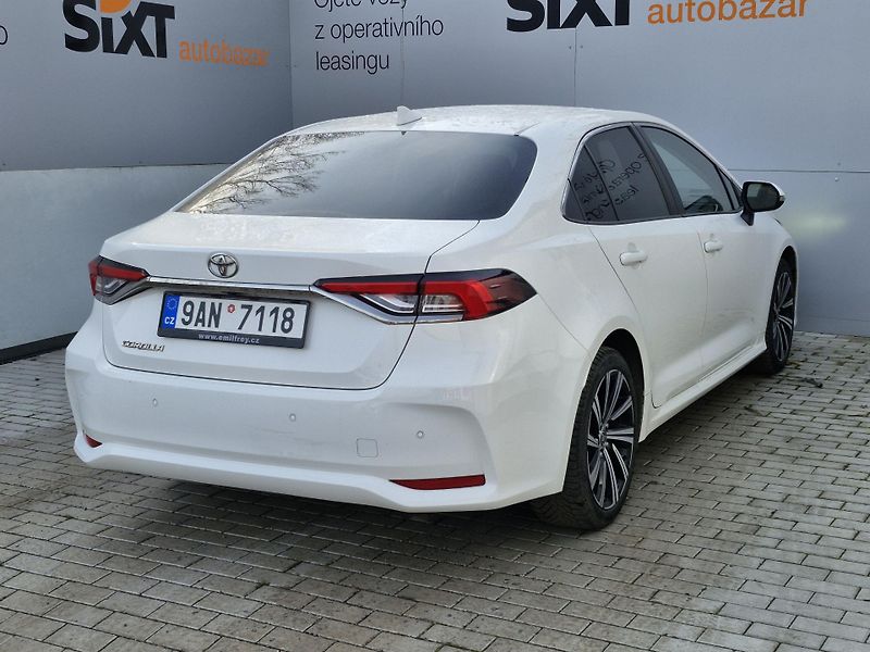 Toyota Corolla  Comfort 1,5 (92 kW) MAN - fotka 4 z 9