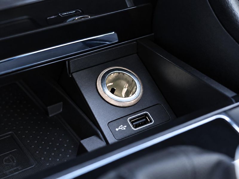 Škoda Superb 2,0 TDI DSG 110kW Style Navi - fotka 35 z 47
