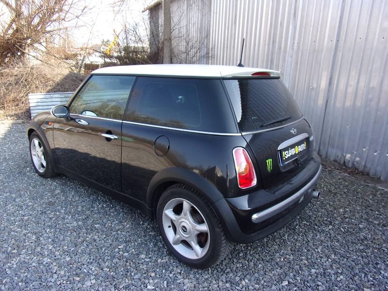 Mini Cooper (2003) 1.6i 85kW  SYMPATICKÝ VŮZ - fotka 7 z 18