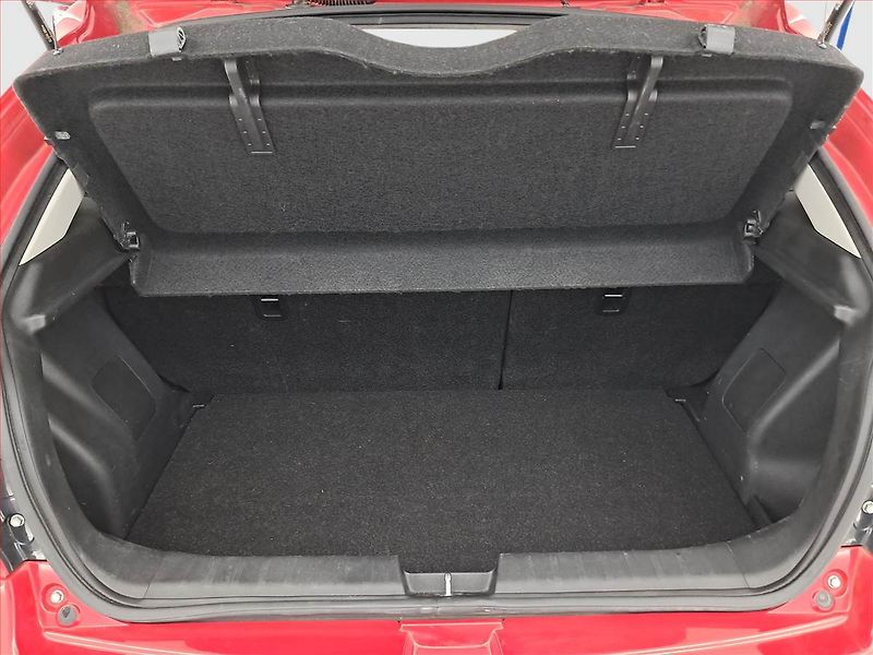 Suzuki Baleno (2017) 1.2 DualJet, Park. senzory - fotka 13 z 16
