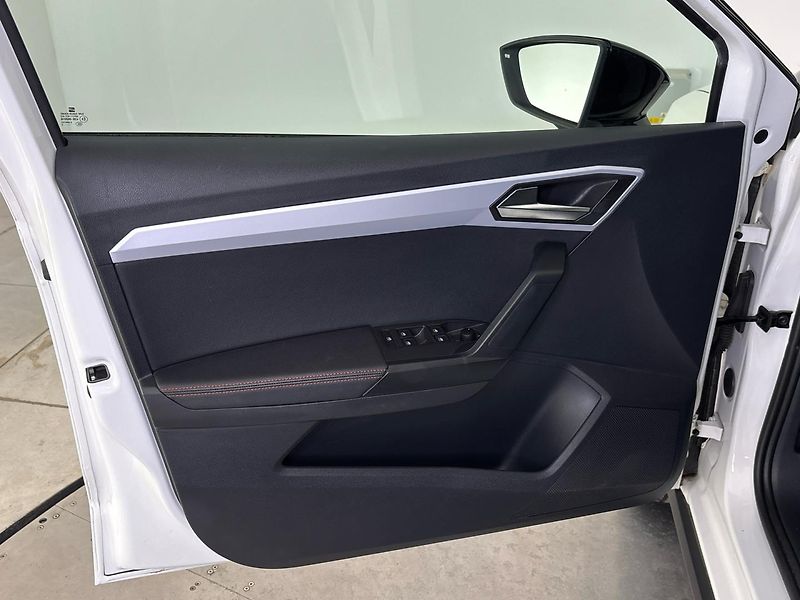 Seat Arona FR - fotka 13 z 27