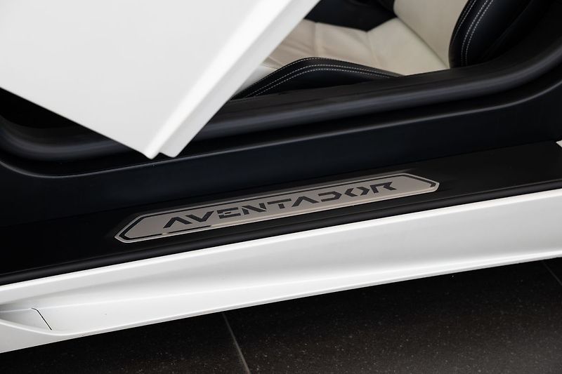 Lamborghini Aventador - fotka 18 z 25