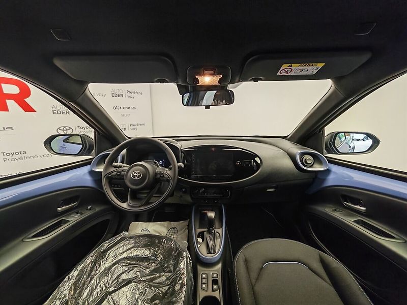 Toyota Aygo 1.5 HEV - fotka 12 z 33