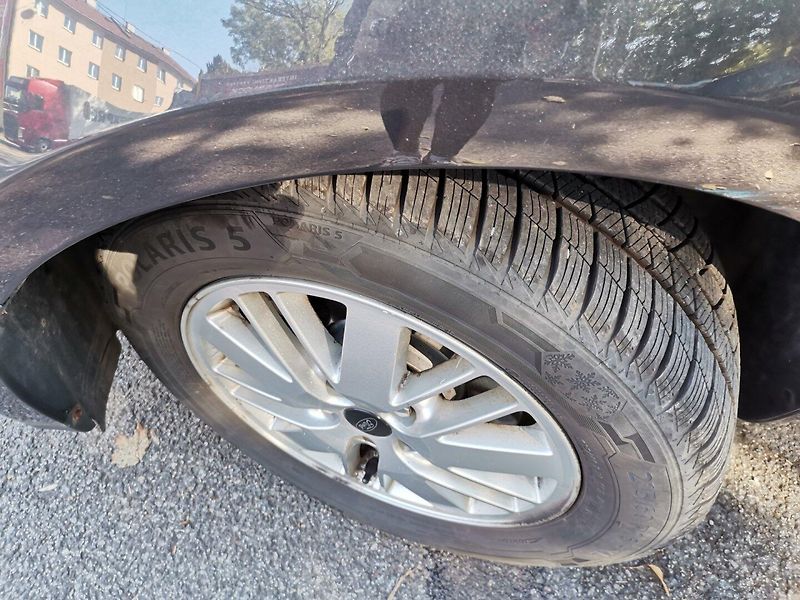 Ford Galaxy (2009) 2.0TDCi 103kw GHIA Panor. ČR - fotka 27 z 30