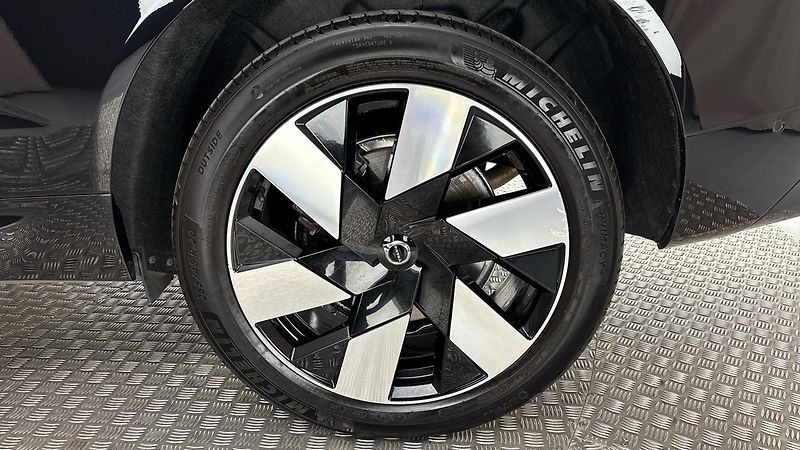 Volvo XC60 2.0 T8 AUT AWD Ultra Dark - fotka 19 z 36