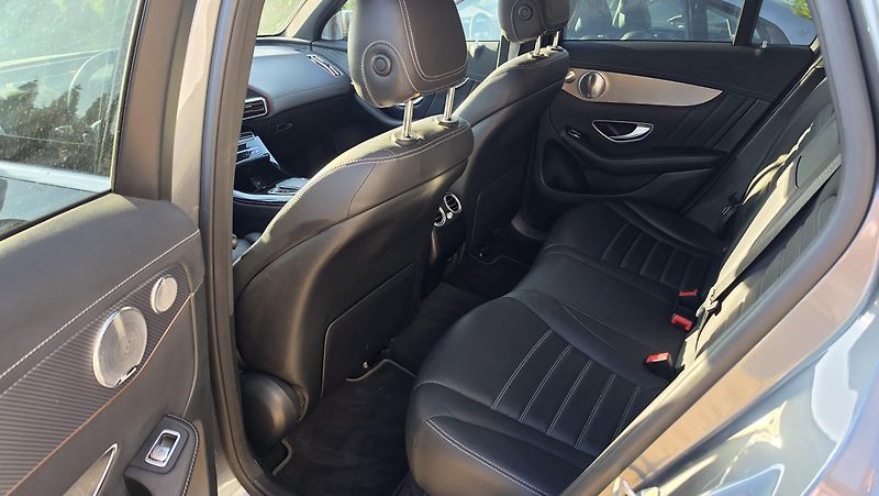 Mercedes-Benz EQC (2020) 400 4Matic 85 kWh - fotka 6 z 9