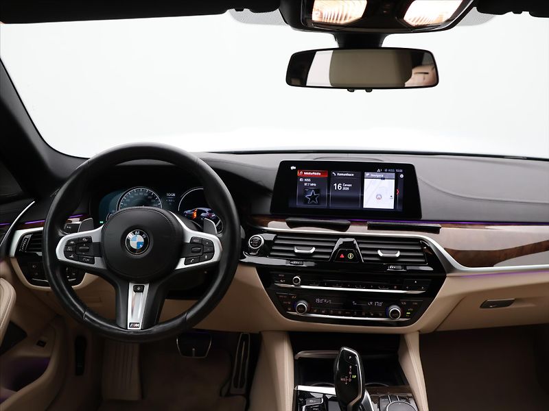 BMW Řada 5 3,0 540d 235kW xDrive M DPH - fotka 28 z 36