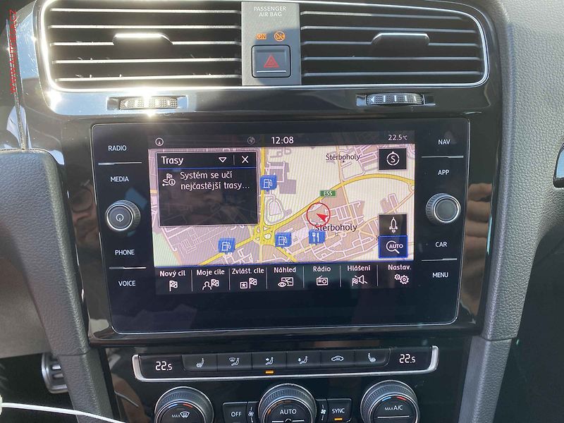 Volkswagen Golf (2017) 2.0 TDi, Sound, navi - fotka 16 z 17