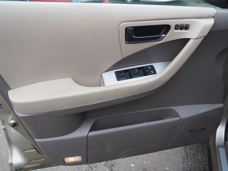 Nissan Murano (2006) 3.6 V6, Elegance, 4x4 - fotka 9 z 35