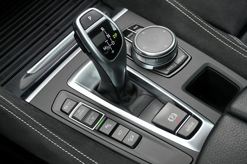 BMW X6 30d, ČR, Tažné, Harman, ACC - fotka 22 z 44