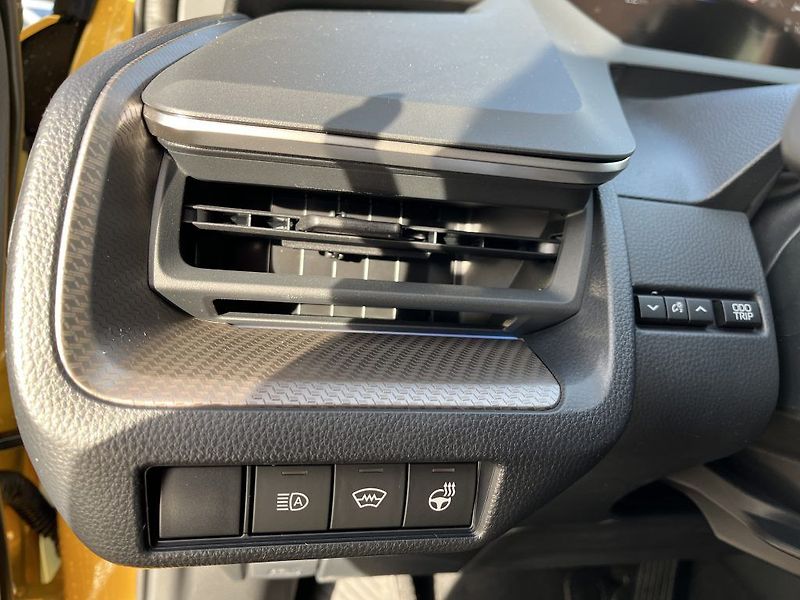 Toyota Prius 2.0L PHEV Prestige - fotka 17 z 25
