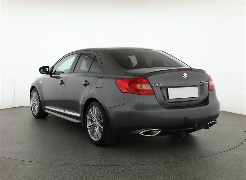 Suzuki Kizashi (2012) 2.4 VVT, 4X4, Automat - fotka 4 z 15
