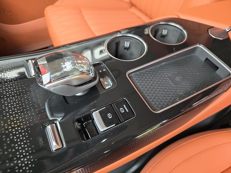Dongfeng U-Tour (2026) U-TOUR V9 PHEV  - fotka 36 z 40