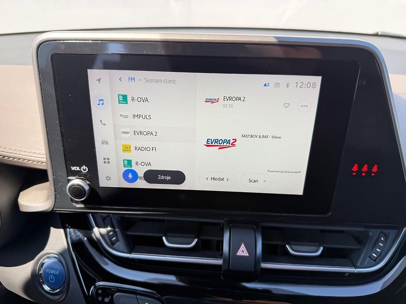 Toyota C-HR 1.8 HSD e-CVT Executive - fotka 19 z 29
